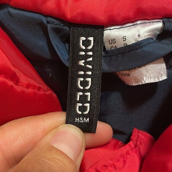 H and M Divided woman’s blue, white and red puffer jacket. - Picture 7 of 11